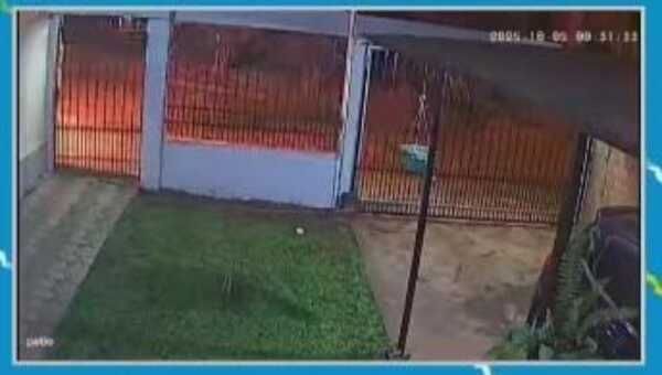 Popular / Atacaron vivienda con bombas molotov