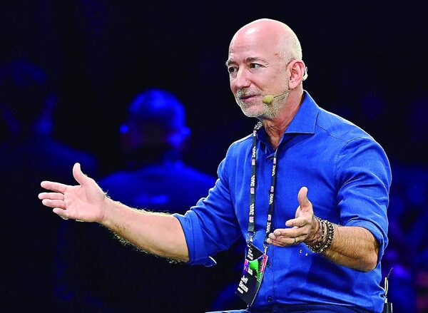 Jeff Bezos alerta negocio en torno a la inteligencia artificial