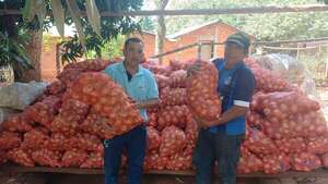 Productores de cebolla de San Pedro lamentan falta de mercado y precio justo - Nacionales - ABC Color