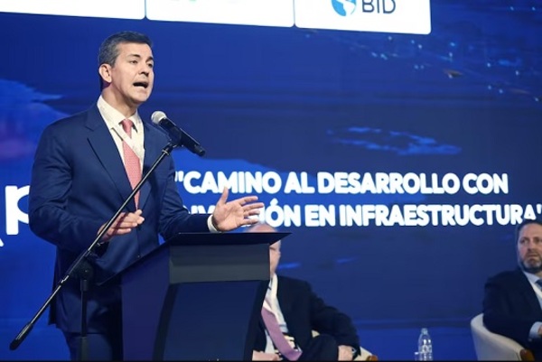 Peña citó a Stroessner en un foro de la Cámara Vial Paraguaya y calificó a Paraguay como un “oasis”