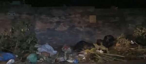 Vecinos reclaman presencia de un vertedero en zona del Cementerio de la Recoleta - Nacionales - ABC Color