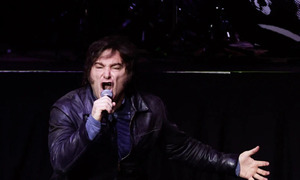 Javier Milei dio un show de rock en medio de la crisis política de Argentina - OviedoPress