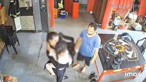 Popular / (VIDEO) ¡Bombero salvó a niña que se asfixiaba!