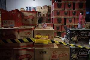 Brasil investiga a por lo menos treinta comercios por la crisis del metanol en bebidas alcohólicas - Mundo - ABC Color