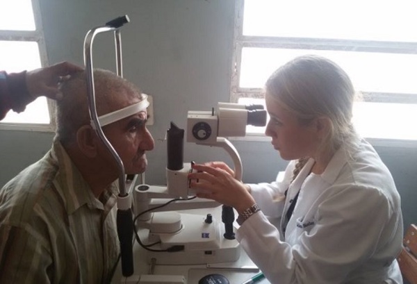 En el país, más de 32.000 adultos mayores podrían perder la vista a causa de cataratas