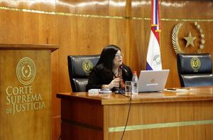Ministra Carolina Llanes desarrolló disertación sobre procedimiento penal ordinario en diplomado del CIEJ