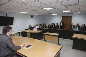 Comitiva peruana realiza pasantía judicial en el Palacio de Justicia de la Capital