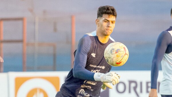 Ángel Martínez, de delantero centro a guardameta
