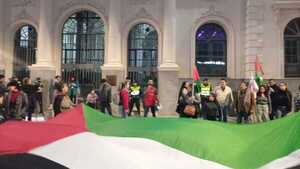 Marchan a favor de Palestina en el microcentro de Asunción