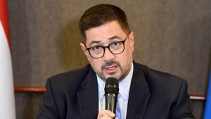 Según abogado, extraoficialmente manejan que Cartes recuperó visa
