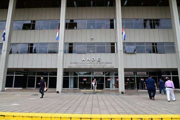 ANDE reconoce dificultades al emitir facturas debido a problemas - Economía - ABC Color