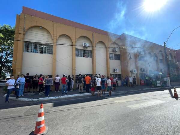 Protesta en Municipalidad de Lambaré: Orlando Arévalo intentaría ser concejal - Política - ABC Color