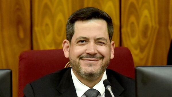 Éxodo masivo de diputados: ¿A qué fueron con Raúl Latorre a Taiwán?