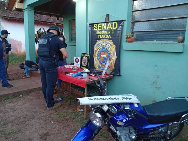 Allanamiento en Encarnación deja tres detenidos y evidencia vinculada al microtráfico
