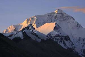 Rescatados los 580 excursionistas y más de 300 guías atrapados por nevadas en el Everest - Viajes - ABC Color