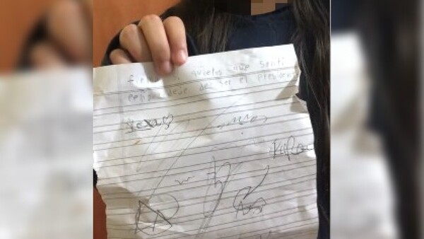 Niña juntó firmas en la escuela para que Santi deje de ser presidente