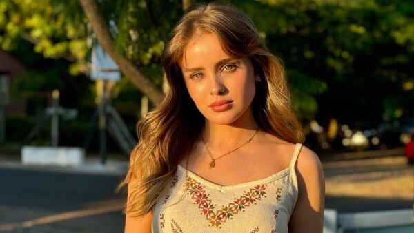 Popular / ¡Novaseo! ¡Mirá por qué le criticaron a esta bella influencer que se puso a estudiar!