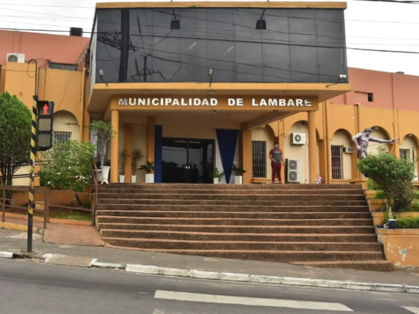 Funcionarios bloquean Comuna por Arévalo