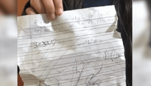 Niña recolecta firmas para que Santi Peña renuncie como presidente - Noticiero Paraguay