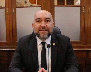 Orlando Arévalo desmiente juramento como Concejal de Lambaré