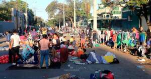 La Nación / Vecinos se manifiestan en contra de la reapertura del Indi en Asunción