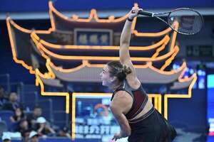 Sabalenka, Pegula y Paolini sufren para seguir en Wuhan - Tenis - ABC Color