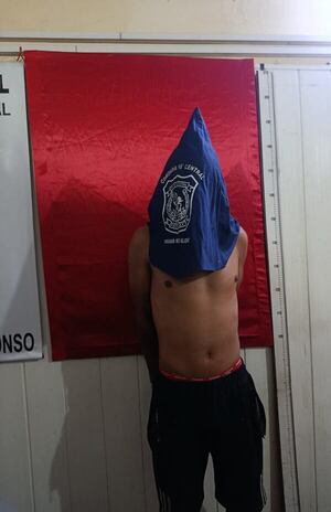 Video del delito: cae joven por supuesto hurto en un local del MRA - Policiales - ABC Color