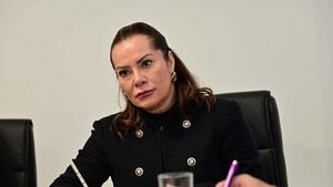 Sobrinos de liberocartista Noelia Cabrera cobran millones en el Senado, pero trabajan en un estudio privado