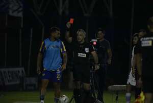 La Dirección de Árbitros de APF reconoce el error de Carlos Paul - Fútbol - ABC Color