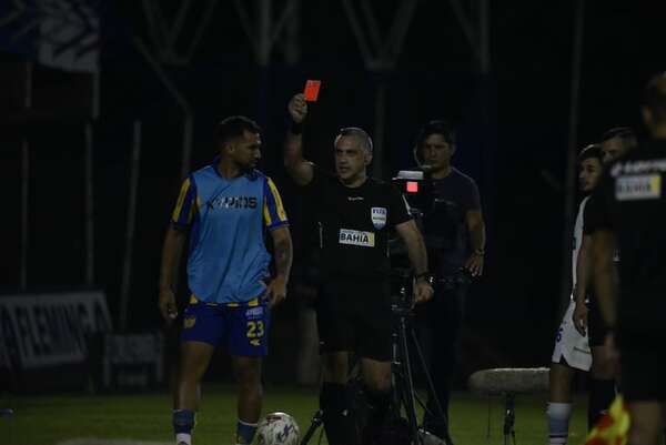 La Dirección de Árbitros de APF reconoce el error de Carlos Paul - Fútbol - ABC Color