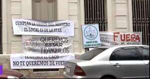 La Nación / Protestan por la reapertura del INDI en Asunción