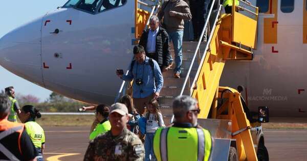 La Nación / Tránsito aéreo del país crece al mes casi un 8 %