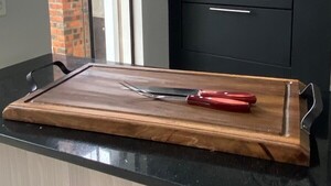 Yvyra Tablas, el emprendimiento que hace de cada encuentro una experiencia grabada en madera