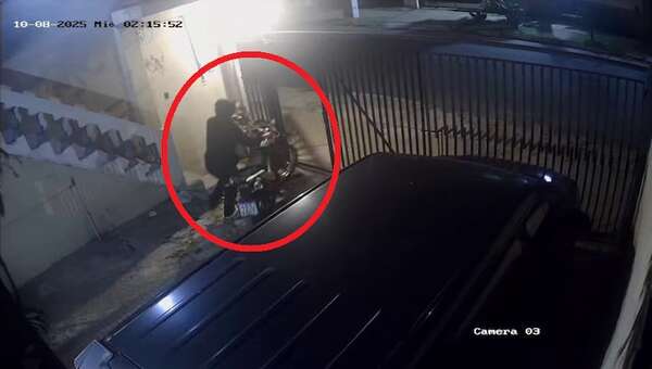 Video: así hurtaron una motocicleta en Sajonia - Policiales - ABC Color