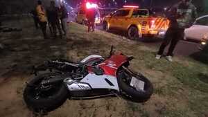 Joven al mando de una motocicleta deportiva muere en la Costanera de Asunción