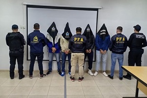 Extraditan a la Argentina a cuatro presuntos criminales