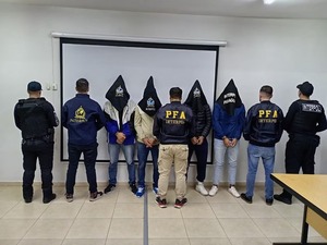 Extraditan a la Argentina a cuatro paraguayos acusados de violación y homicidio - ADN Digital