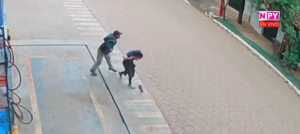 Agredió brutalmente a su pareja en plena vía pública