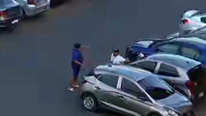 Cuidacoches vuelven a operar poco después de un operativo de despeje en Asunción: ¿Fue solo para la foto?