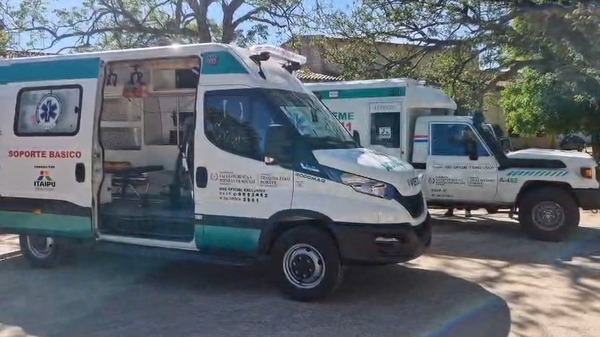 Dos nuevas y modernas ambulancias fortalecen la cobertura de salud en Ñeembucú