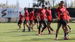 Chile y Perú juegan primer amistoso tras quedar fuera del Mundial