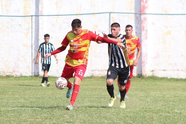 Popular / Cristóbal Colón de Ñemby fue expulsado de la Primera C por jugar con ficha hũ