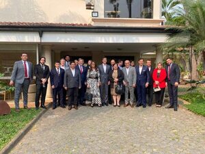 Coordinarán encuentro de legisladores opositores y oficialistas con Peña