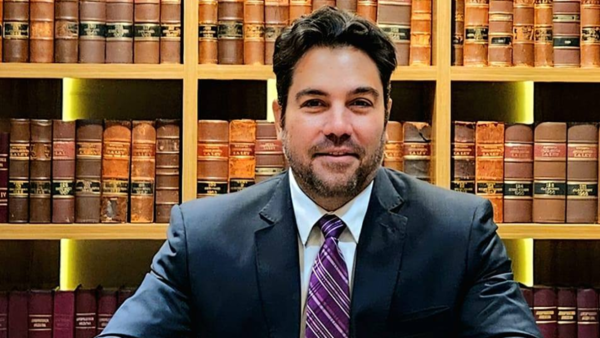 Tuma asegura que alto funcionario le confirmó hallazgo de sobres en Mburuvicha Róga