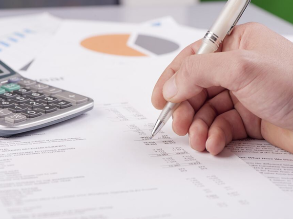 Deuda pública externa impulsa riesgos financieros