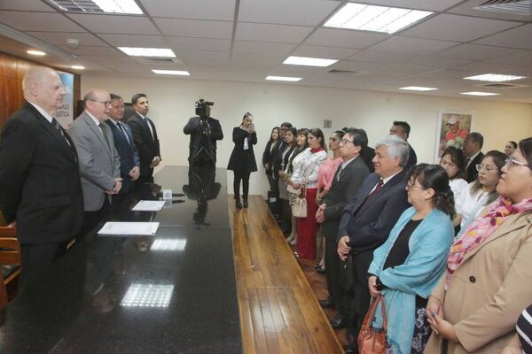 Presidente y ministros de la Corte Suprema recibieron a delegación judicial del Perú