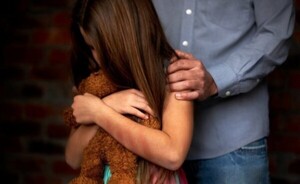 Imputan a un hombre por abuso sexual y maltrato de  su hija de 6 años