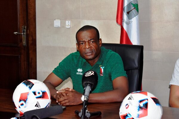 Versus / El DT de Guinea Ecuatorial fue suspendido tras anulación del partido contra Malaui