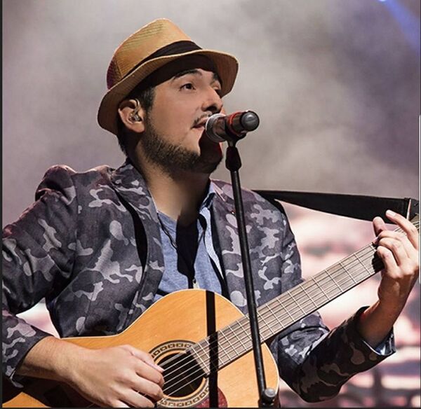 Popular / El cantautor Pablo Benegas fue hallado culpable de abuso sexual