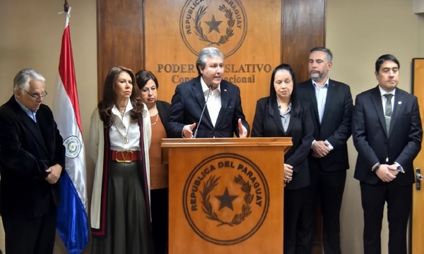 Opositores rechazan reunión con Peña y denuncian maniobra política - OviedoPress
